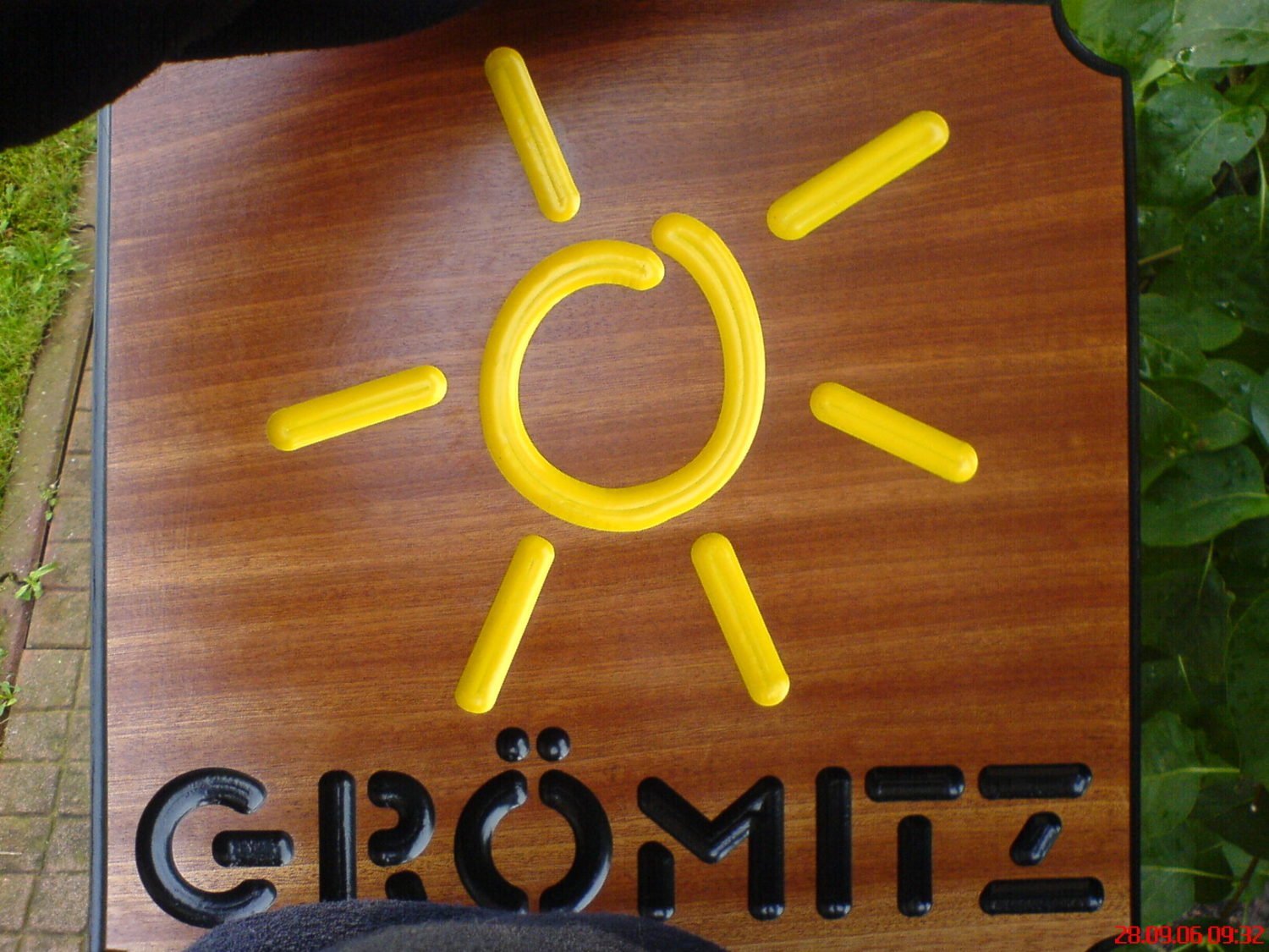 schild aus holz