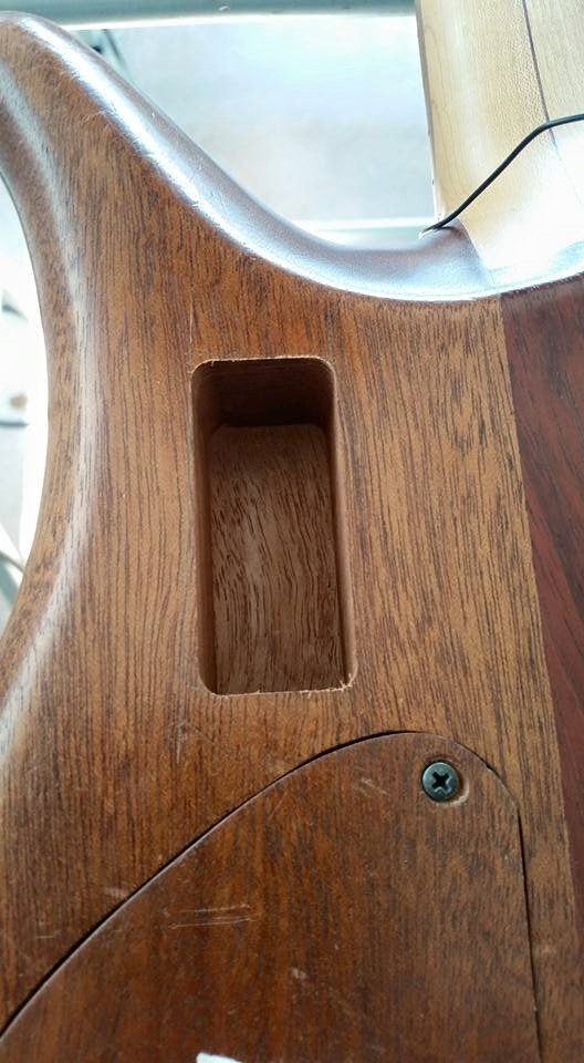 Ausschnitt fräsen E-Gitarre