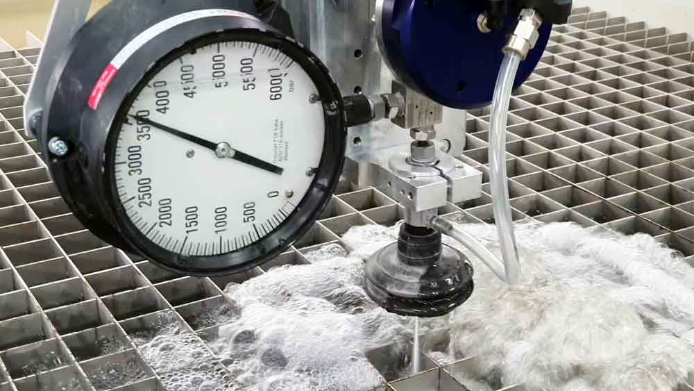 Pressure measurement at the cutting head of the Water Jet Cutter