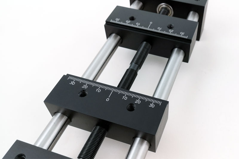 Centring vice 2208 with laser angraved scale