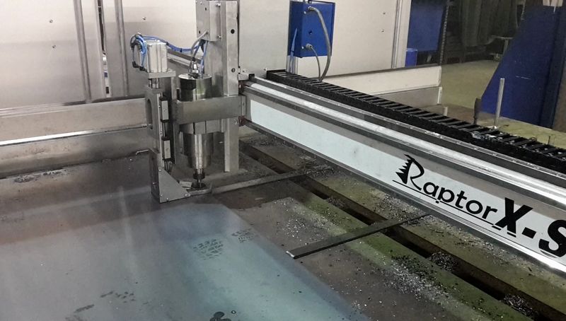 stahlblech bohren auf cnc maschine