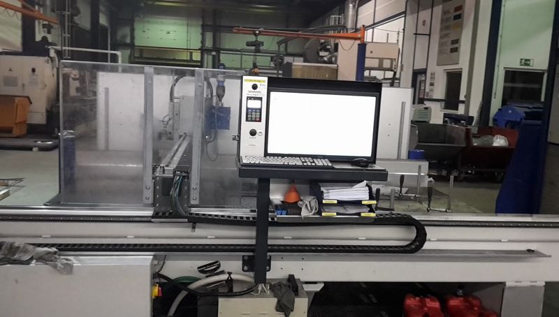 bedienpult cnc bohren an maschine