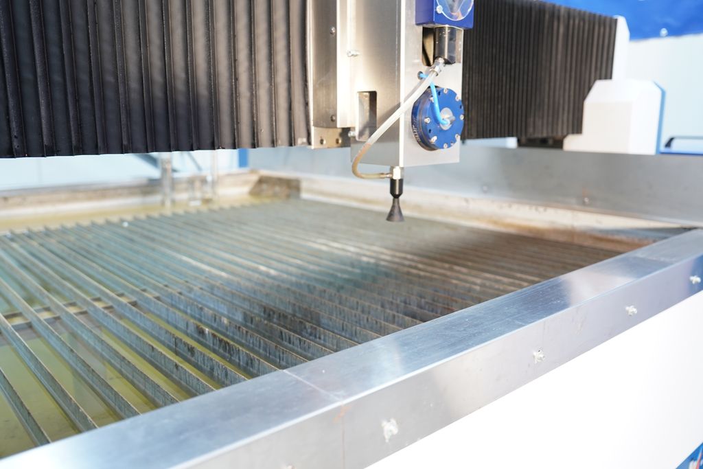 Water Jet Cutter