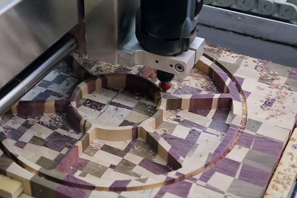 Wood milling nutshell nut dish