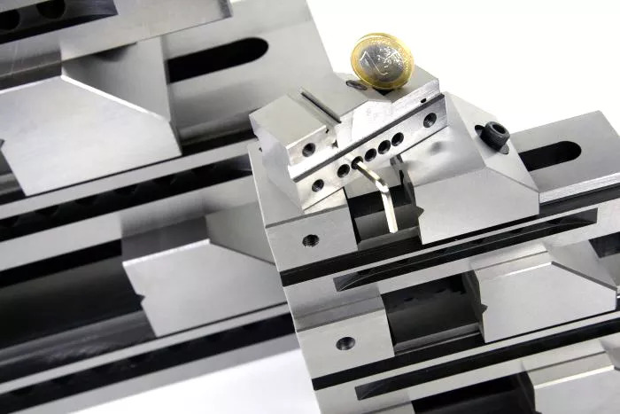 small Pull-Down Vice Clamp-D26
